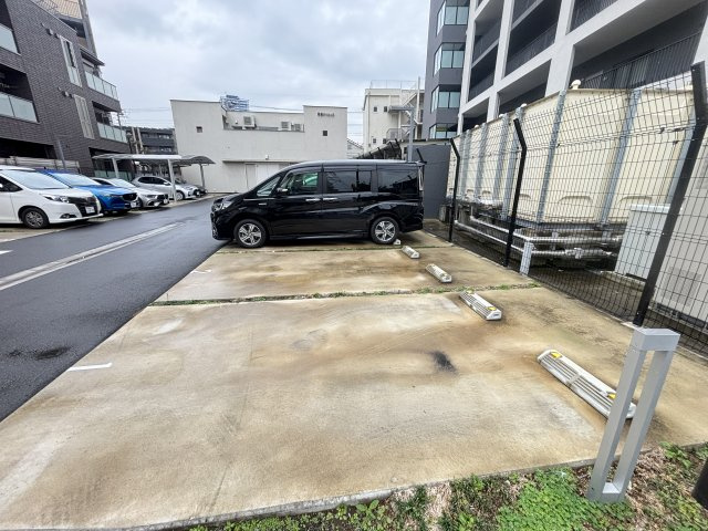 SANITAS WARABIの駐車場