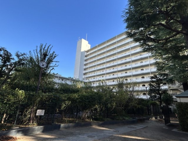 パシフィック馬事公苑前２号棟の外観