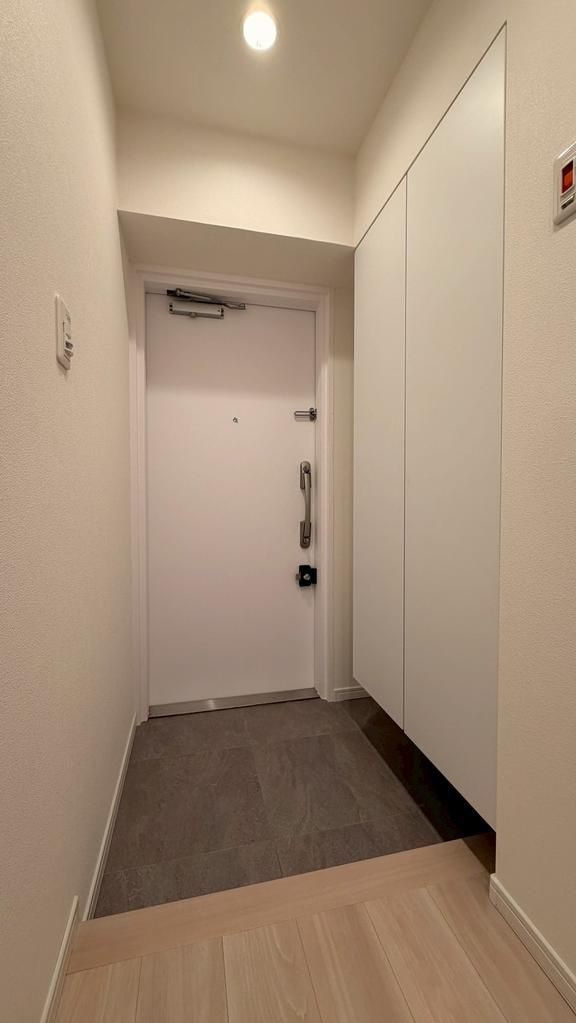 パシフィック馬事公苑前２号棟の玄関