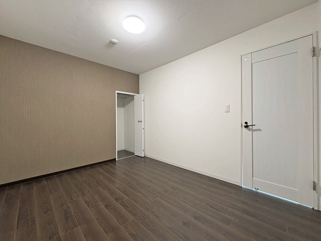 向陽台サニーハイツの洋室