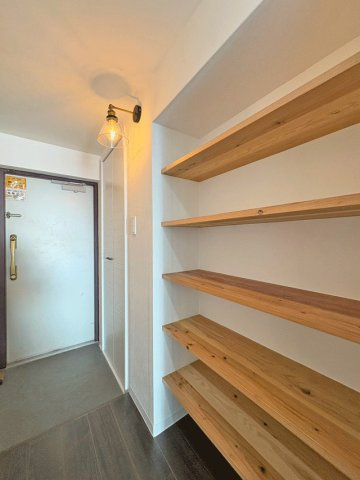 向陽台サニーハイツの玄関