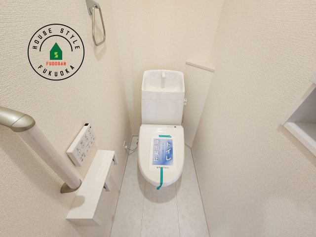 福岡市東区高美台3丁目第2-2棟（1号棟）のトイレ|温水洗浄便座を完備しております。2ヶ所にトイレがあるのは朝の慌ただしい時間も安心です。