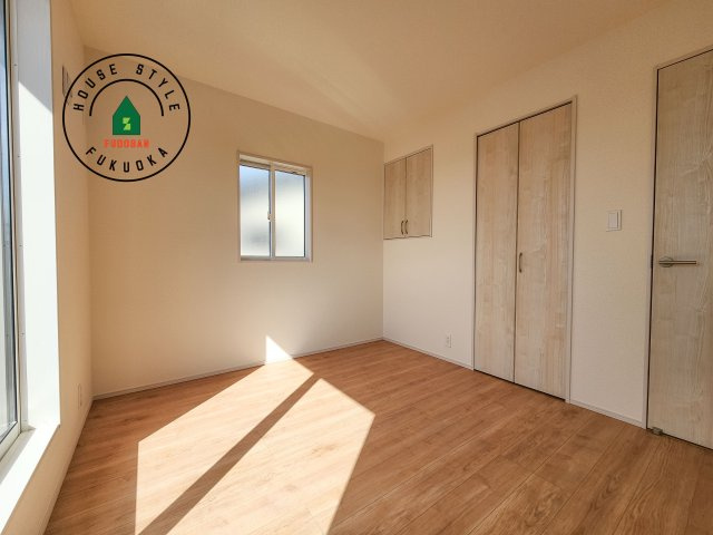 福岡市東区高美台3丁目第2-2棟（1号棟）の寝室|主寝室には収納力に優れたクローゼットがありますので、お部屋もすっきり片付きます。