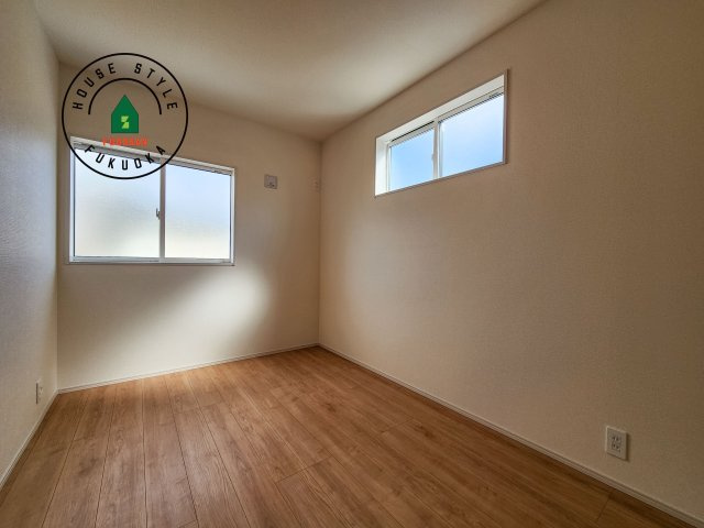 福岡市東区高美台3丁目第2-2棟（1号棟）の洋室|採光良好な洋室は全居室、複層ガラスの遮熱効果と断熱効果で、一年中快適に過ごせます。