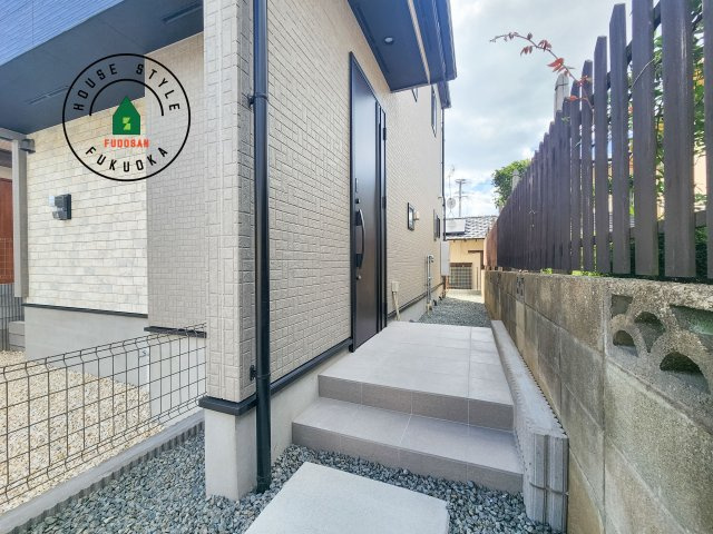 福岡市東区高美台3丁目第2-2棟（1号棟）の玄関|おでかけの時も帰った時も、「我が家」を最初に感じでもらえる素敵な空間に。