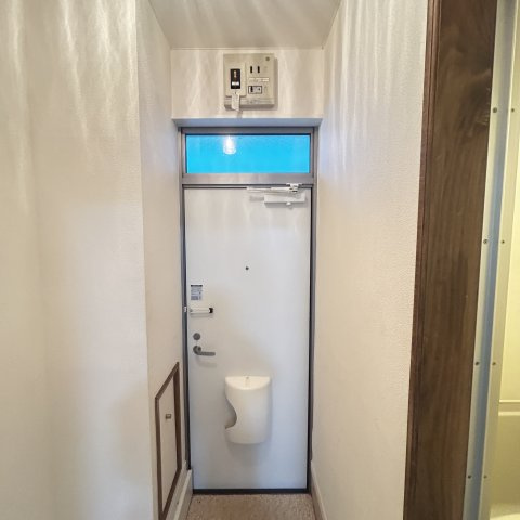 ハイツラポートＤの玄関