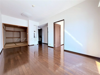 【居間・リビング】 | 横浜公園通り弐番館