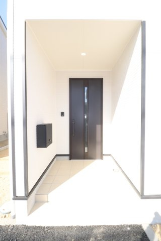 矢吹町東郷第3　　　1号棟　　　善郷小学校、矢吹中学区の玄関