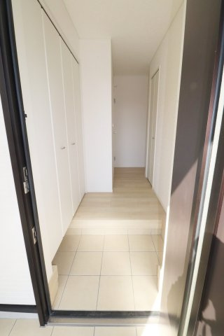 矢吹町東郷第3　　　1号棟　　　善郷小学校、矢吹中学区の玄関