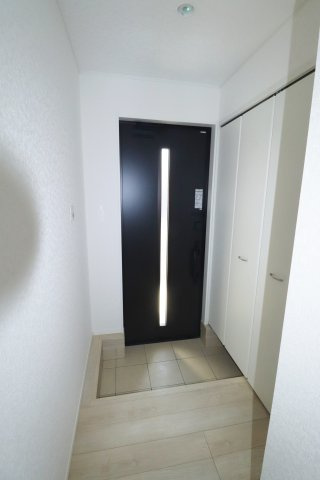 矢吹町東郷第3　　　1号棟　　　善郷小学校、矢吹中学区の玄関