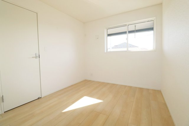 矢吹町東郷第3　　　1号棟　　　善郷小学校、矢吹中学区の洋室