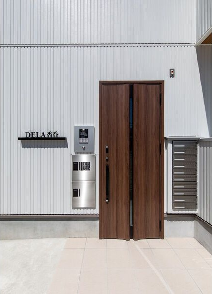 DELA香呑のエントランス