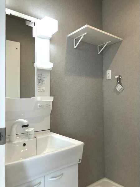 DELA香呑の洗面所