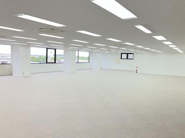 川村第１０ビルのロビー| 