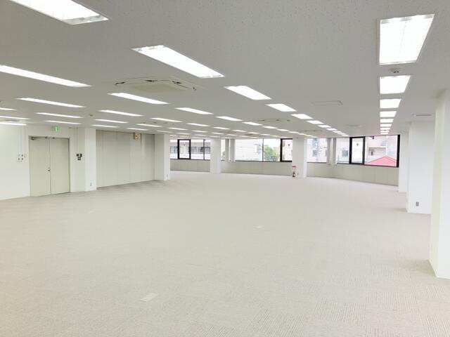 川村第１０ビルのロビー| 