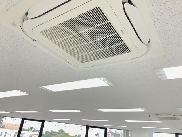 川村第１０ビルの浴室| 