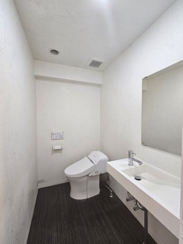 ユニパリス柏駅前のトイレ|おしゃれな感じのトイレです