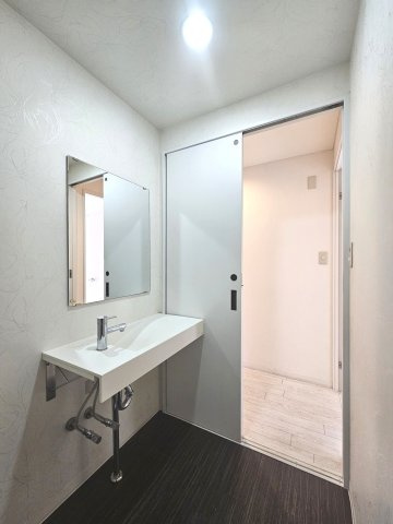 ユニパリス柏駅前の独立洗面台|洗面所も完備