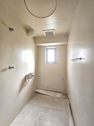 ユニパリス柏駅前の収納|元々浴室だった収納