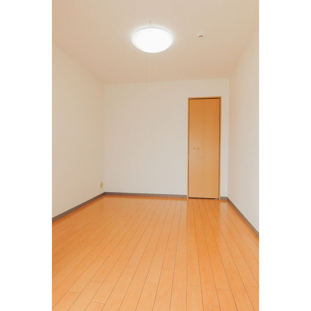 ハートフル　アヴァンツァーレの洋室