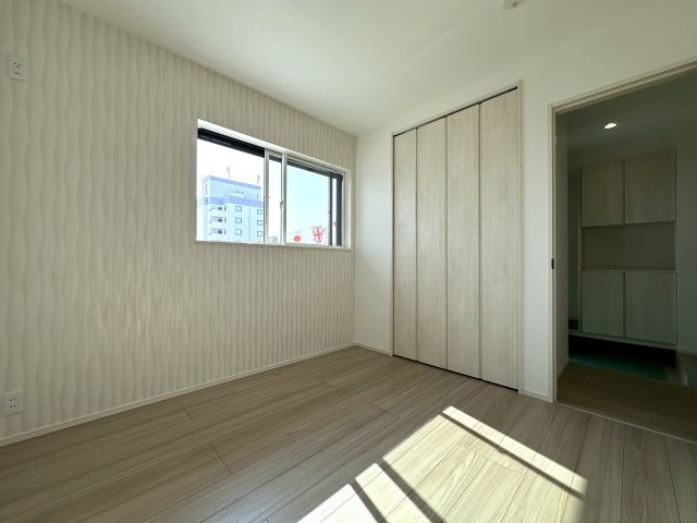 明石市朝霧南町３丁目新築戸建３号地の洋室