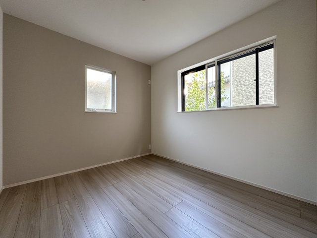 明石市朝霧南町３丁目新築戸建３号地の洋室