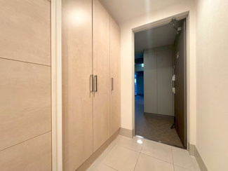 【玄関】 | ディーグラフォート千里中央