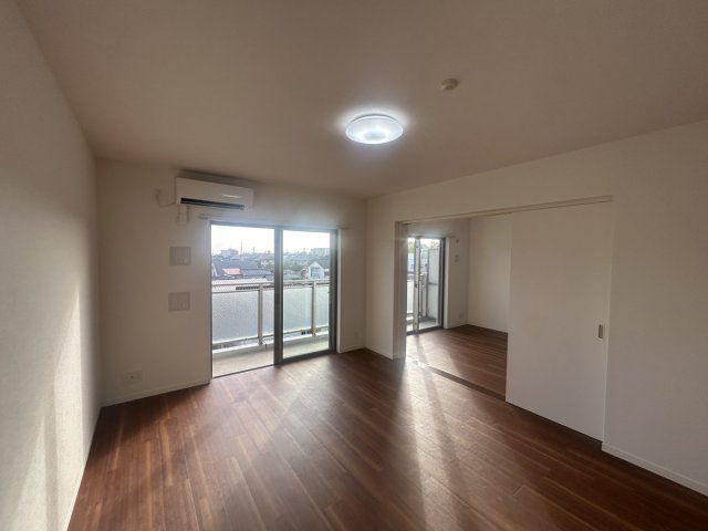 レガーロ旭町の居間・リビング|カウンターキッチン☆