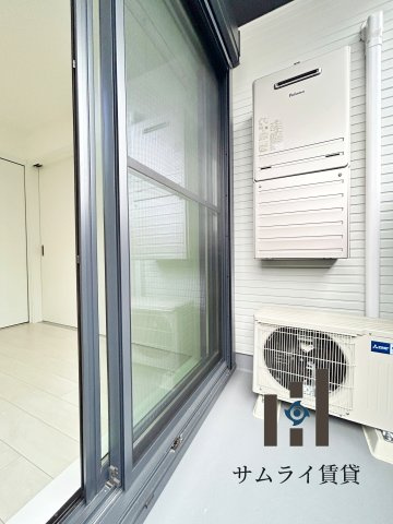 DEVELD栄生　WESTのバルコニー