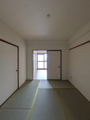 【和室】 | コーラルリーフ志木 | 畳の上でゆっくりとくつろげる和室です