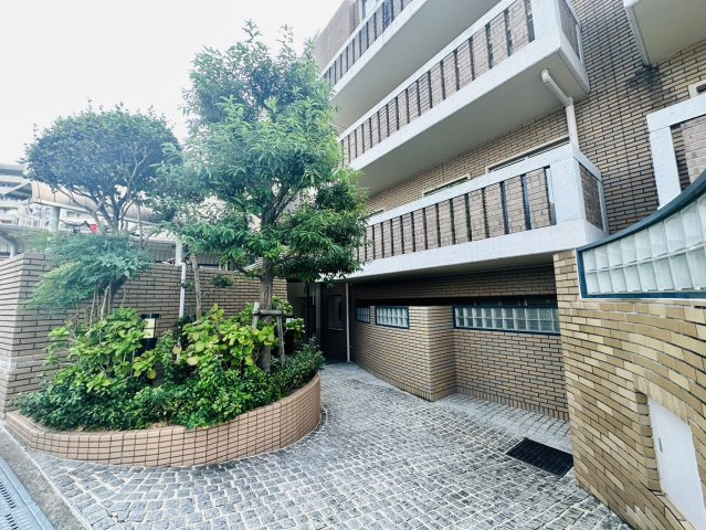 グランディア緑丘のエントランス