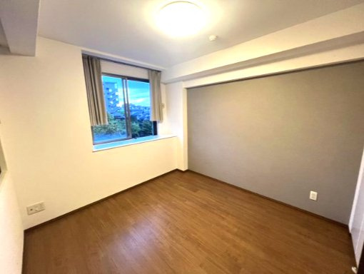 グランディア緑丘の洋室