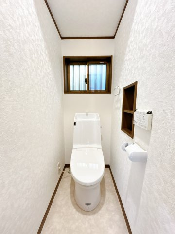 ふじみ野市鶴ケ岡３丁目の中古一戸建のトイレ|トイレは2箇所あり、ウォシュレット機能付きです。