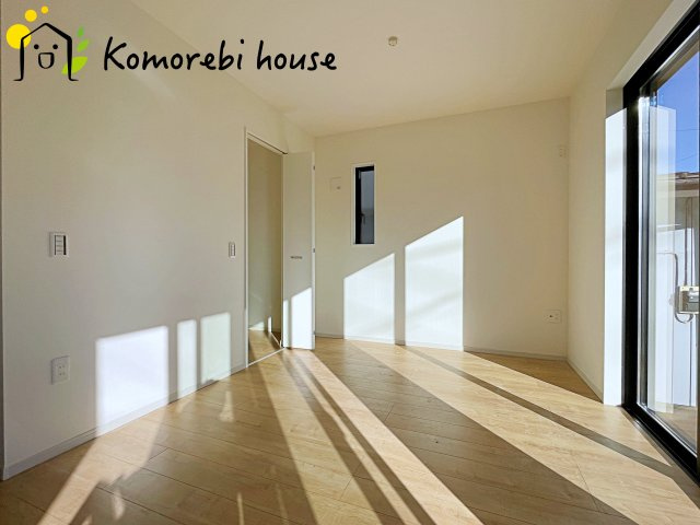 さいたま市西区西大宮　3期　新築一戸建て　KEIAI GRACE　01の洋室|最近の新築住宅は窓まわりの性能が大きく進化しています。複層ガラスに、樹脂とアルミを組み合わせた断熱性の高いハイブリッドサッシを採用。