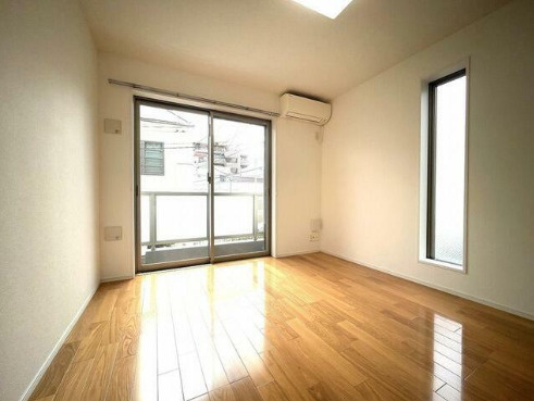 世田谷さくら荘　角部屋　南向き　宅配BOXの居間・リビング