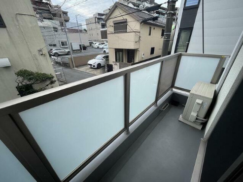 世田谷さくら荘　角部屋　南向き　宅配BOXのバルコニー