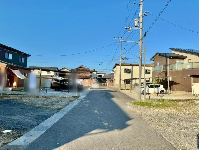 守山市赤野井町2号地　売土地の前面道路含む現地写真