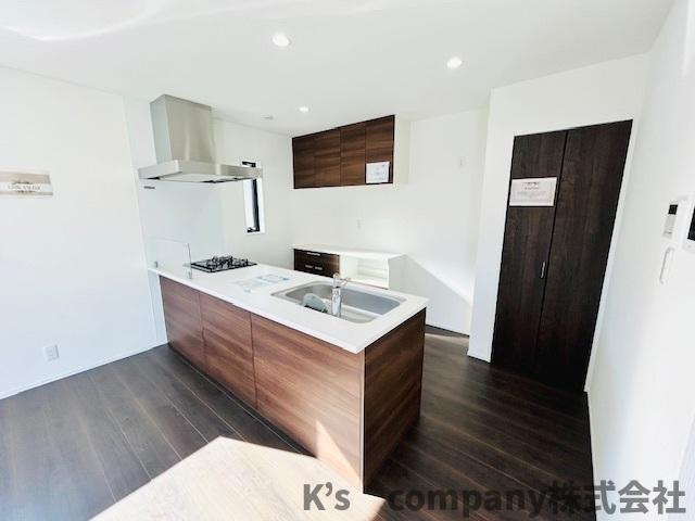 茅ヶ崎市松が丘2丁目　新築戸建　2号棟の前面道路含む現地写真|2025.11.28撮影◇