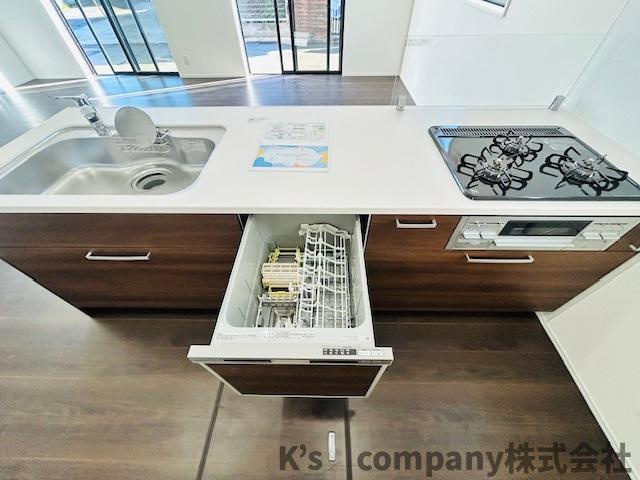 茅ヶ崎市松が丘2丁目　新築戸建　2号棟の居間・リビング|同施工例