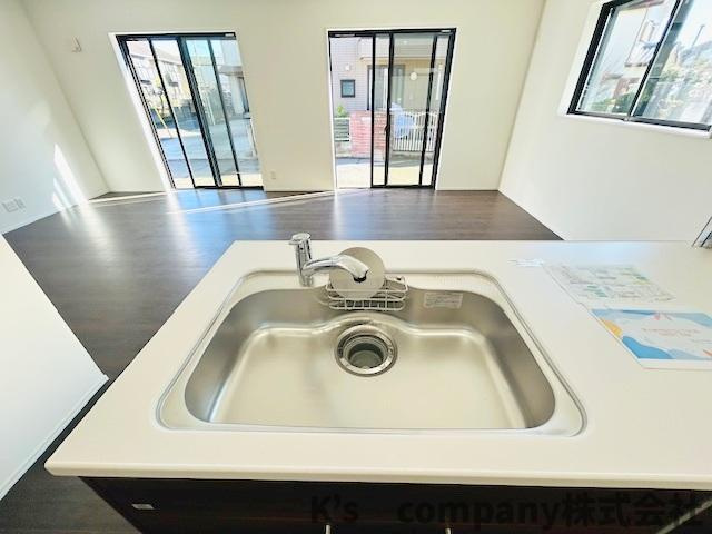 茅ヶ崎市松が丘2丁目　新築戸建　2号棟の居間・リビング|同施工例