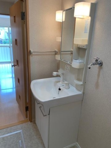 モンテカスカーダA棟の洗面所|コンパクトで使いやすい洗面所