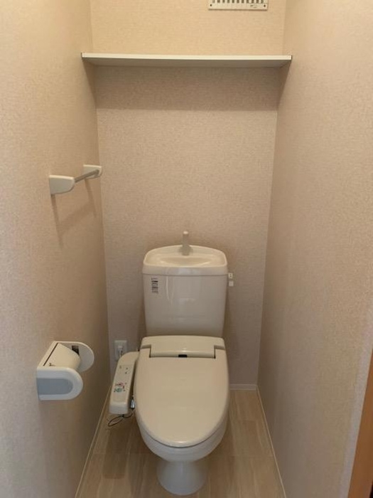 モンテカスカーダA棟のトイレ|落ち着いたトイレです