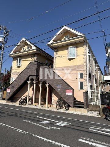 ネオステージ大倉山A棟の外観