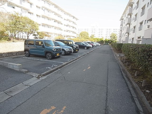 神戸市北区南五葉２丁目の賃貸マンションの駐車場|敷地内駐車場、空き御座います
