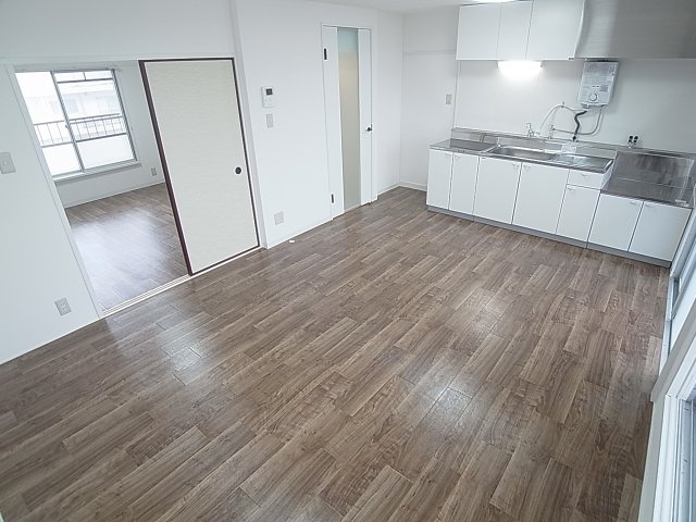 神戸市北区南五葉２丁目の賃貸マンションの居間・リビング|開放感の有るリビングダイニングスペース