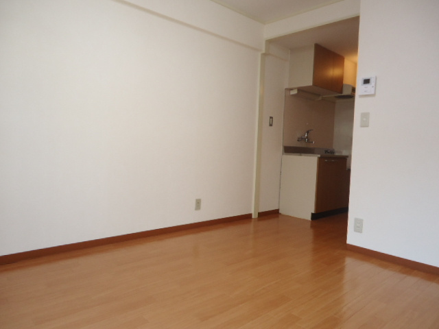 第7三井ビルの居間・リビング