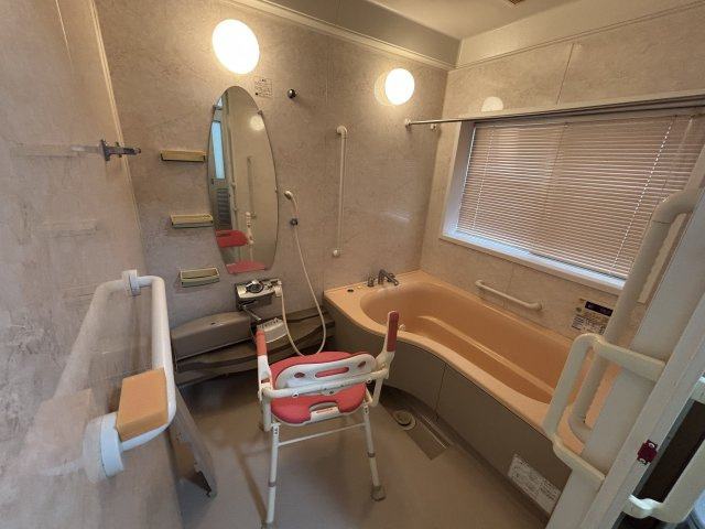 北高松町　中古戸建の浴室
