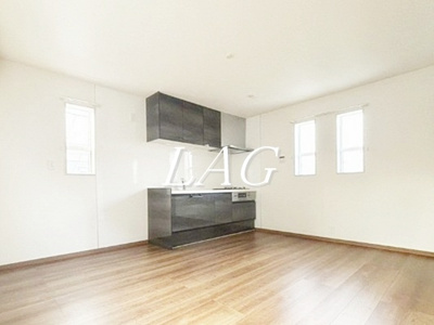 【居間・リビング】 | ルーチェコート | 洋室のお部屋です。