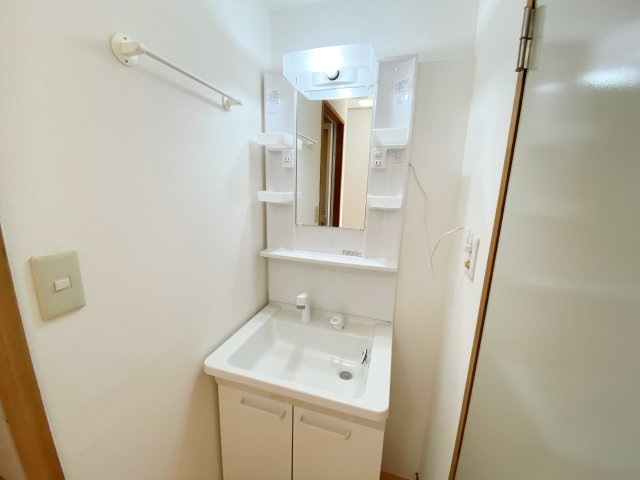 サンハイツ（内谷5丁目）の独立洗面台|別号室の参考写真です。