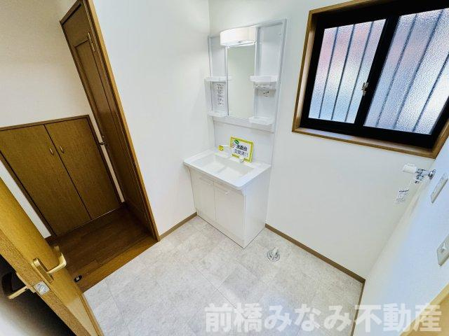 【中古戸建】前橋市箱田町　４LDKの独立洗面台|洗面スペース
独立洗面台新品交換済み